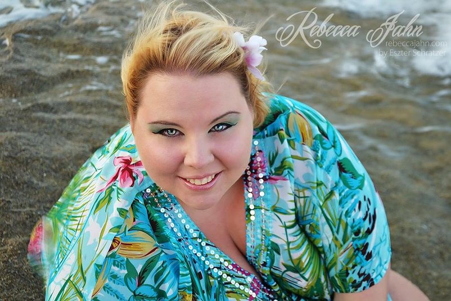 Shooting mit Rebecca am Strand von Ester Schratzer