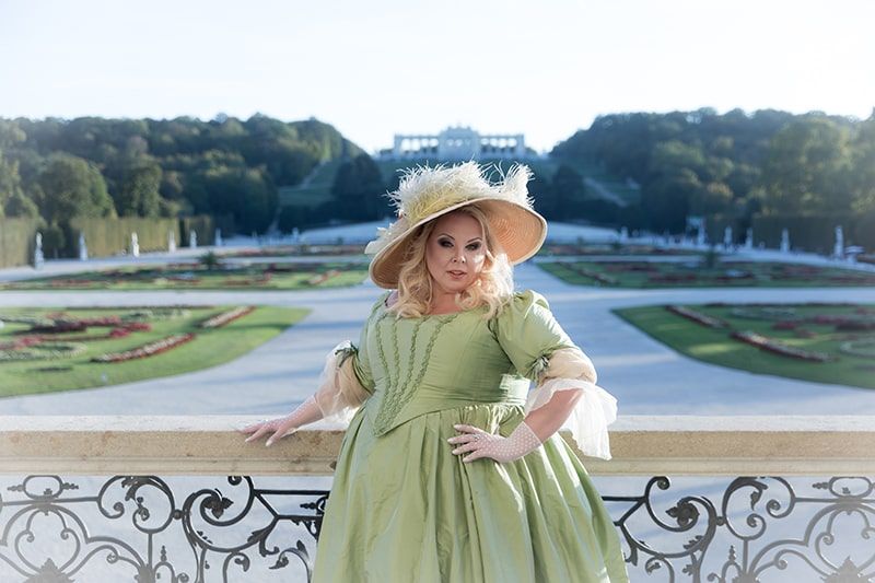 Rebecca Jahn beim Sissi Shooting in Schönbrunn